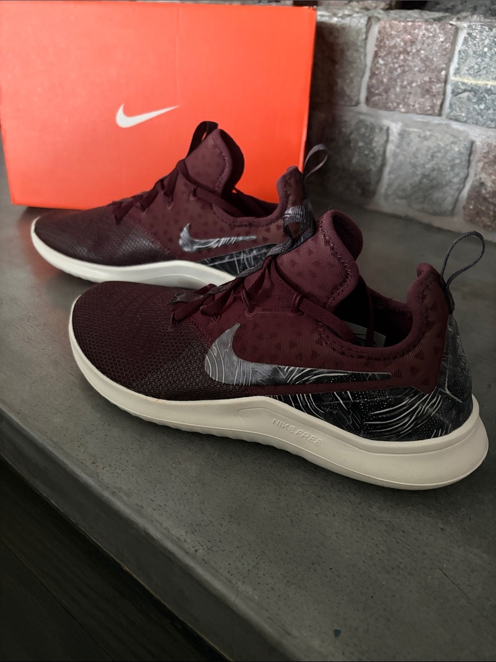 New in Box Nike Free TR 8 Print Burgundy Crush Running Shoes Women’s Size 9.5